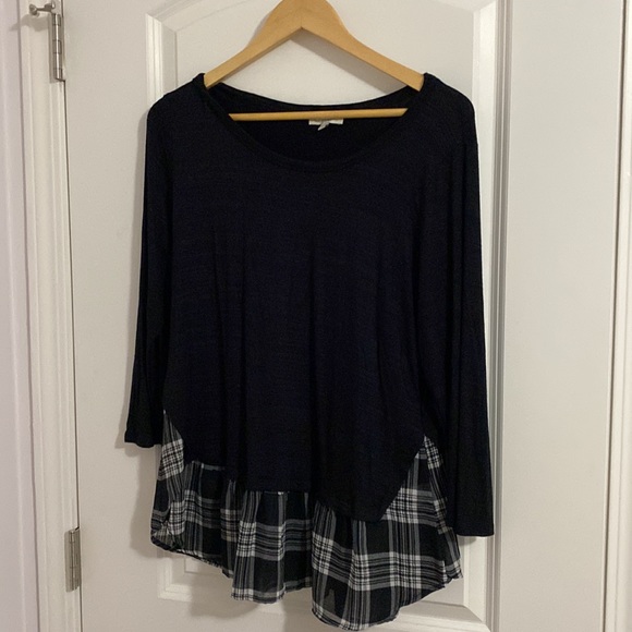 CHENAULT - plaid top. NO TAG. - Picture 7 of 7